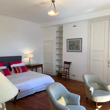 House 14 Pers - And Shops Within Walking Distance - Garden *