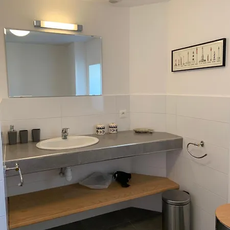 House 14 Pers - And Shops Within Walking Distance - Garden *