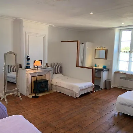 Casa de Férias House 14 Pers - And Shops Within Walking Distance - Garden *
